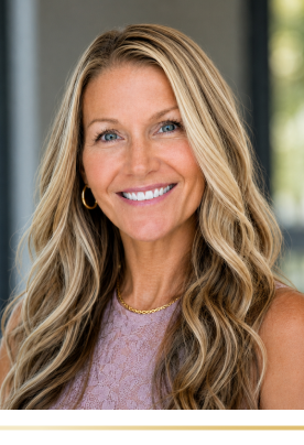 Amanda Cook Headshot